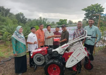 Dapat Bantuan Bantuan Hand Traktor dari Semen Padang, Kelompok Tani Padayo Ungkapkan Rasa Syukur