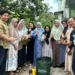 Sosialisasi pembuatan kompos oleh DLH di kompleks perumahan Pandan Puti.(Ist)