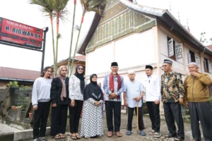 Mahyeldi Dorong Pelestarian Songket Silungkang sebagai Identitas Budaya