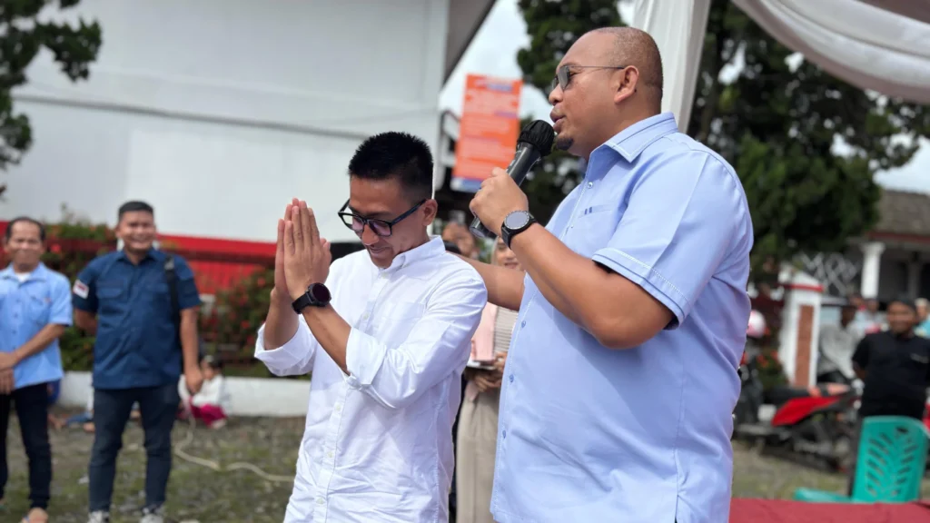 Bagi Ribuan Paket Sembako di Rawang, Andre Rosiade dan Rachmad Wijaya Komit Atasi Banjir