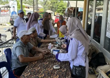 Pengabdian kepada Masyarakat di Padang Besi, Fakultas Farmasi Unand Sosialisasikan Penyakit Osteoarthritis 