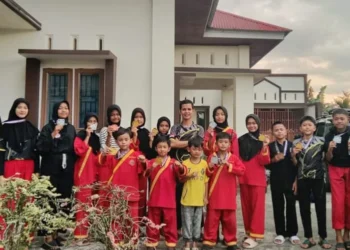 Pelatih dan atlet Tapak Suci Putera Muhammadiyah Kabupaten Solok.(Ist)