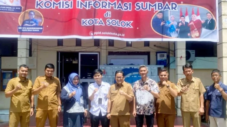 Kunjungan komisioner Komisi Informasi Sumbar ke Diskominfo Kota Solok.(Ist)