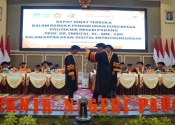 Politeknik Negeri Padang Kukuhkan Prof. Dr. Emrizal, SE, MM Sebagai Guru Besar Digital Entrepreneurship