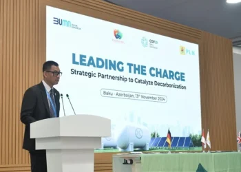 Direktur Utama PLN, Darmawan Prasodjo menyampaikan opening remaks pada acara penandatanganan MoU bertajuk "Leading the Charge: Strategic Partnership to Catalize Decarbonization" di Baku, Azerbaijan pada Rabu, (13/11). Darmawan menegaskan, PLN berkomitmen penuh dalam menjalankan transisi energi di Indonesia guna mencapai swasembada energi berkelanjutan sekaligus mendorong target pertumbuhan ekonomi nasional.