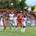 Duel pemain Semen Padang FC dengan Persebaya Surabaya dalam laga lanjutan Liga 1 di Stadion H Agus Salim, Padang