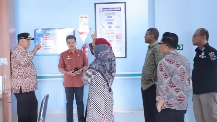 Wali Kota Solok, H. Zul Elfian Umar meninjau kondisi RSUD Serambi Madinah.(Ist)