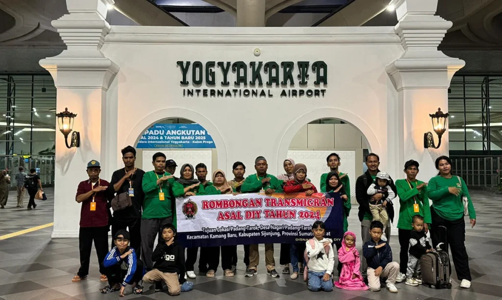 Keberangkatan transmigran asal DIY ke Sijunjung