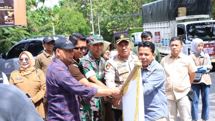 Pelepasan Logsitik Pemilu dari Kantor KPU menuju 118 TPS di Kota Solok.(Ist)