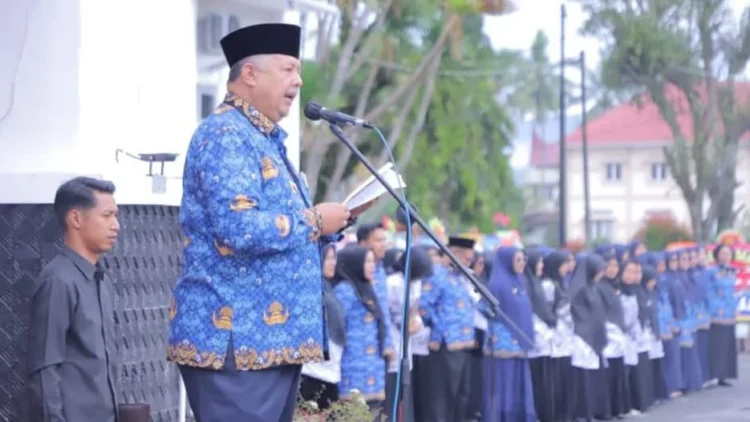 Wako Zul Elfian Umar menyampaikan amanat dalam upacara peringatan HUT KORPRI dan Hari Guru Nasional tahun 2024.(Ist)