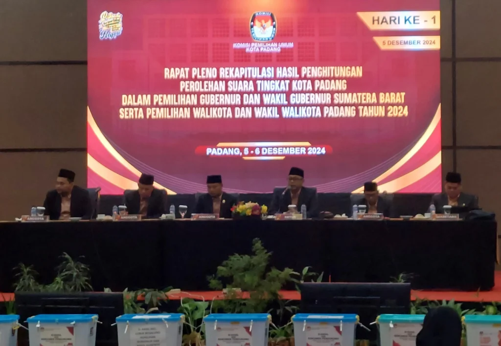 KPU Padang Gelar Rapat Pleno Rekapitulasi Pilkada 2024 dengan Lancar dan Transparan