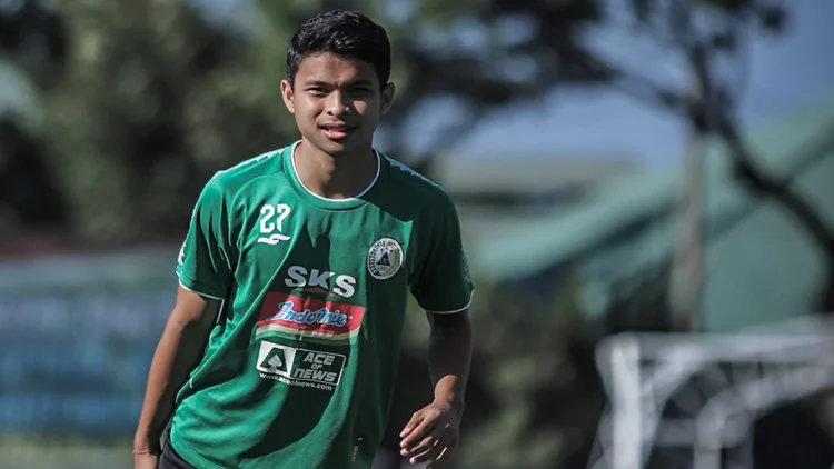 Irkham Mila eks pemain PSS Sleman yang kini membela Semen Padang FC