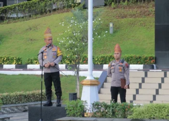 Kapolda Sumbar, Irjen Pol Gatot Tri Suryanta saat memimpin apel di Mapolda Sumbar