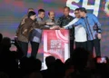 Gelaran Indonesia International Motor Show (IIMS) 2025 resmi dibuka pada Kamis, (13/2) oleh Menteri Perindustrian, Agus Gumiwang Kartasasmita (ketiga dari kanan) didampingi Menteri Usaha Mikro, Kecil, dan Menengah, Maman Abdurrahman (kanan), Menteri Perencanaan Pembangunan Nasional, Rachmat Pambudy (tengah), Kepala Staf Kepresidenan AM Putranto (kedua dari kanan), Staf Khusus Presiden Bidang Ekonomi Kreatif, Yovie Widianto (kiri), CEO Kompas Gramedia, Lilik Oetama (kedua dari kiri), dan Presiden Direktur Dyandra Promosindo, Daswar Marpaung (ketiga dari kiri).