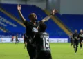 Bruno Gomes berselebrasi usai menceteka gol ke gawang Borneo FC