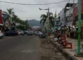 Jalan Permindo Padang tanpa PKL yang berjualan di pinggir jalan