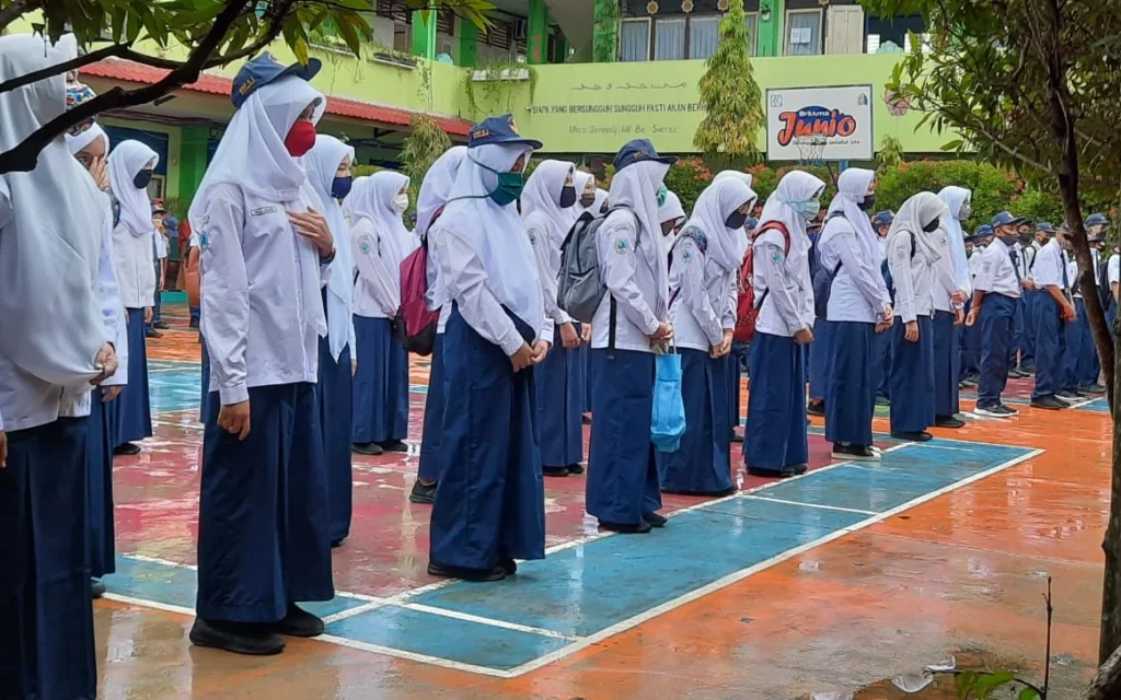 Pelajar sekolah di Padang