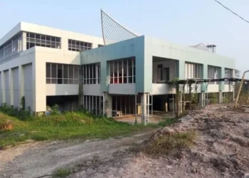 Gedung RSUD Painan yang dibangun di Bukit Kabun Taranak Painan