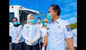 Bupati Mentawai, Rinto Wardana Samaloisa meluncurkan program Ambulans Laut