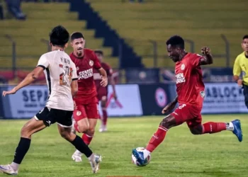 Laga Semen Padang FC vs PSM Makassar