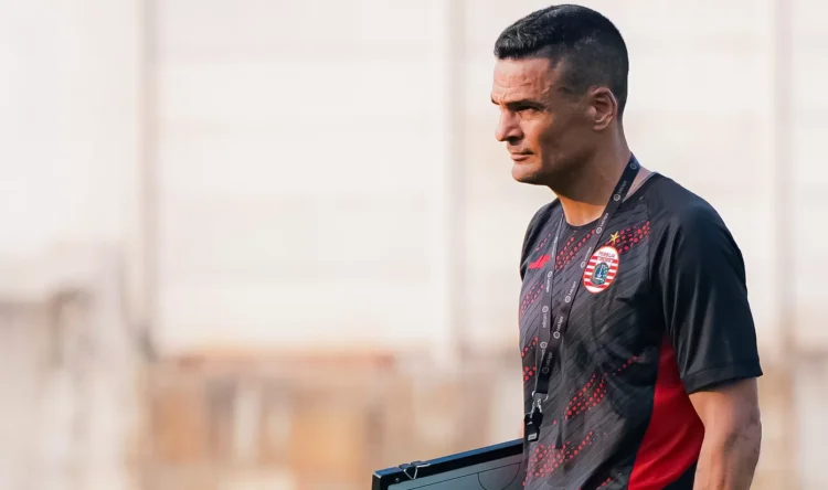 Pelatih Persija Jakarta, Carlos Pena
