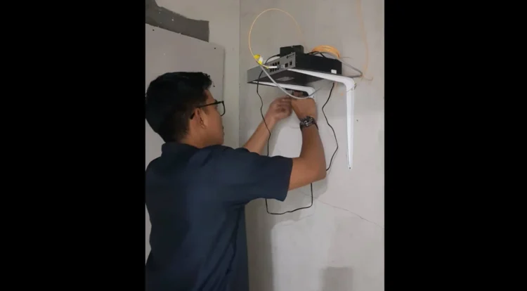 Pemasangan jaringan internet gratis di SMP Negeri di Kota Padang