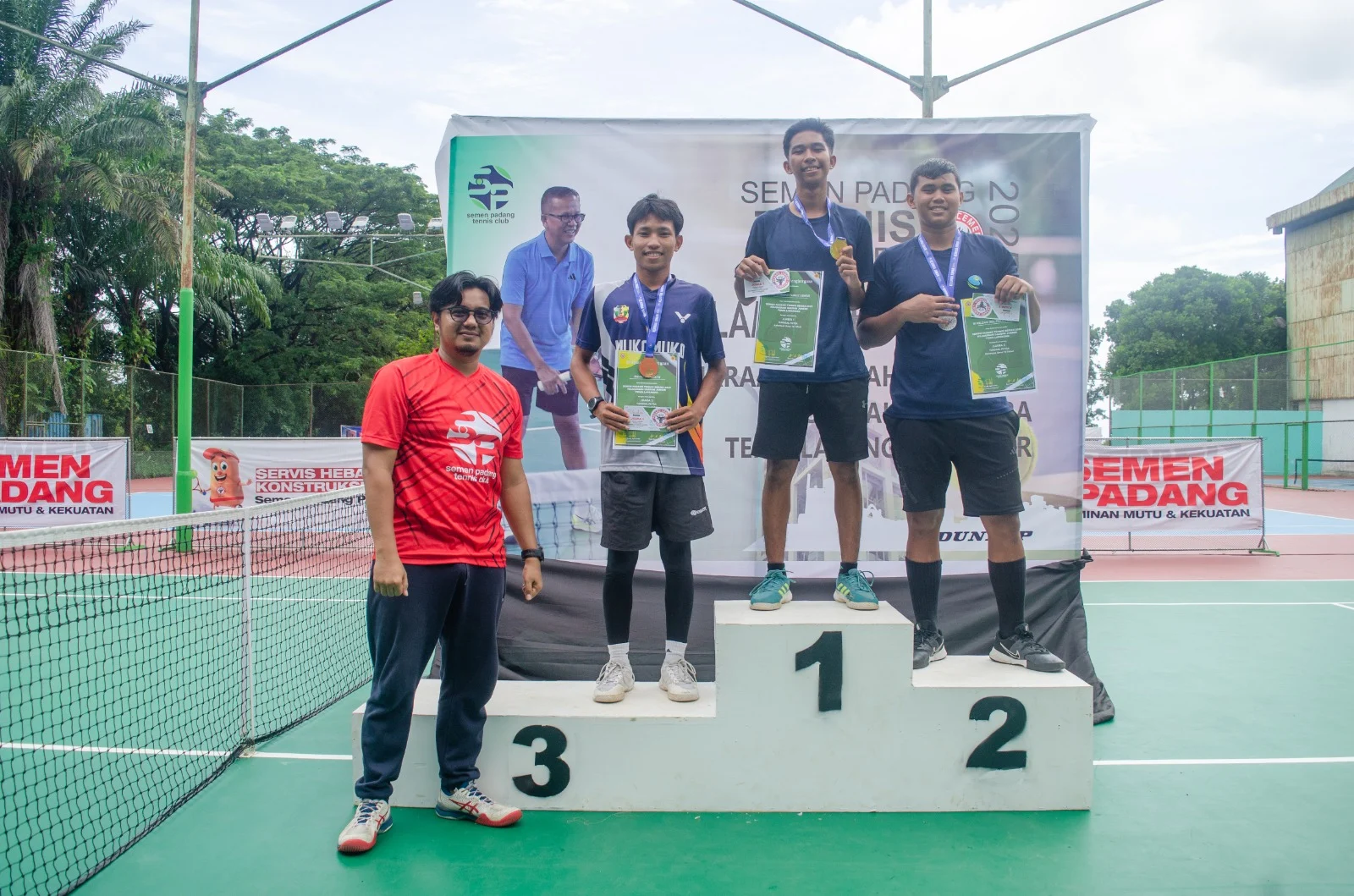 PT Semen Padang Tutup Kejurda Tenis Sumatera 2025: Komitmen Cetak Generasi Juara