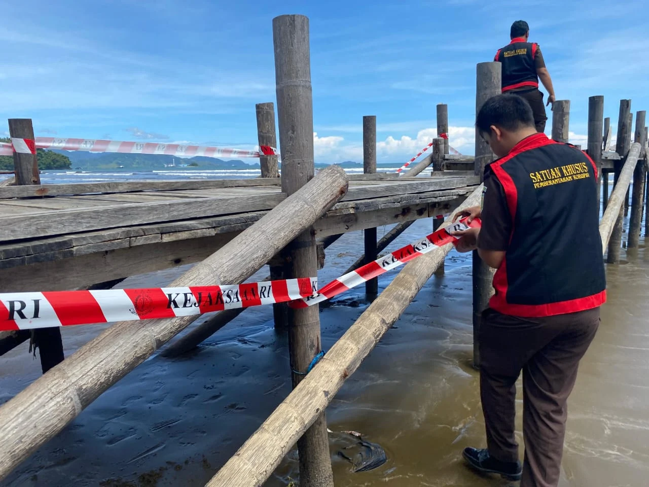 Kantongi Calon Tersangka Dugaan Korupsi PSM Anggaran 2021, Tiga Wahana Mangkrak di Pantai Air Manis Disita Kejati Sumbar