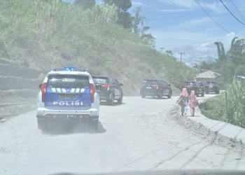 Kondisi jalan rusak di kawasan Aie Dingin, Kabupaten Solok