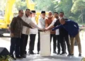 Momen peletakkan batu pertama yang menandai dimulainya pembangunan fly over Sitinjau Lauik