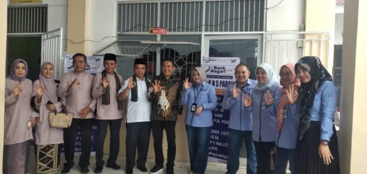 Peresmian Bank Nagari Link di SMK 5 Padang