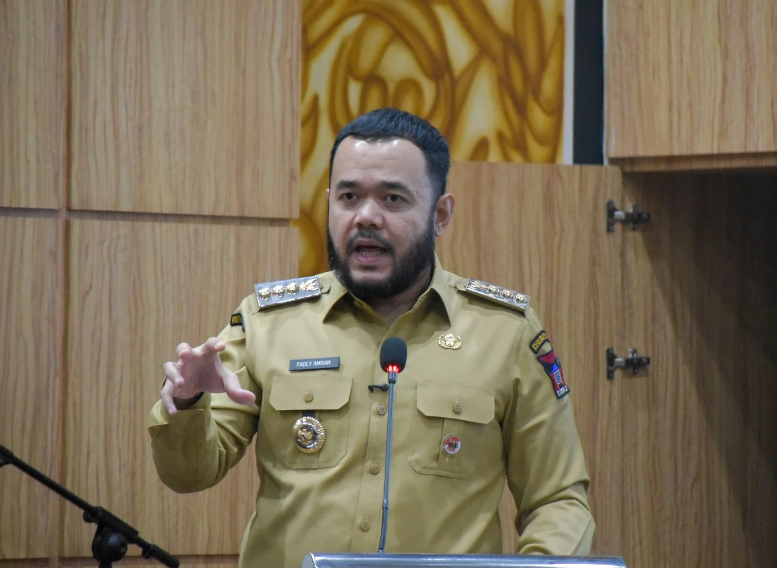 Wako Fadly Amran Lantik 22 Kepala SD-SMP se-Kota Padang