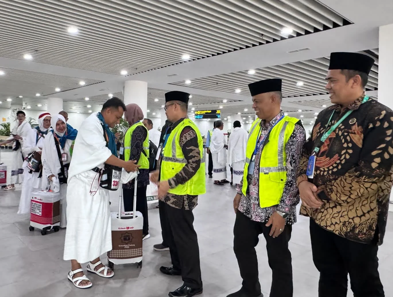 Lepas Jemaah Kloter 09, Wawako Bukittinggi Berikan Nilai A Plus untuk PPIH Embarkasi Padang