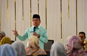 Jadi Pemateri Workshop Pelayanan Prima bagi Petugas Puskesmas dan Dinkes, Ini Penekanan Wawako Padang