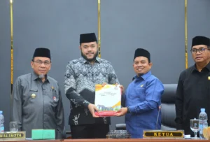Pemko dan DPRD Padang Sepakati Perubahan KUA-PPAS APBD 2025, Pendapatan Daerah Naik Rp10,8 Miliar