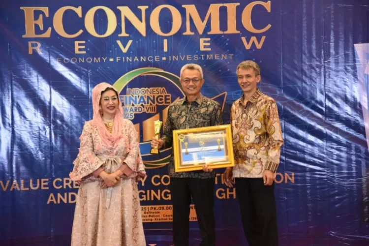 Penghargaan Gold Award untuk Bank Nagari Syariah