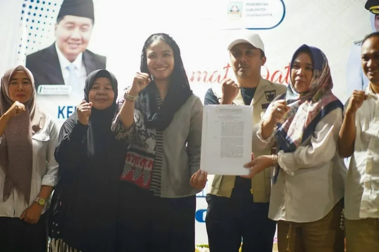 Bupati Dharmasraya Annisa Suci Ramadhani.