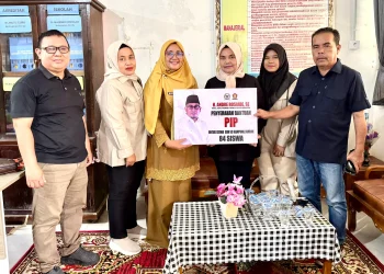 Andre Rosiade Salurkan 84 Beasiswa PIP untuk Murid SDN 53 Kampung Jambak, Padang
