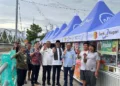 Penyerahan tenda bantuan tenda dari Bank Nagari untuk PKL di Solok