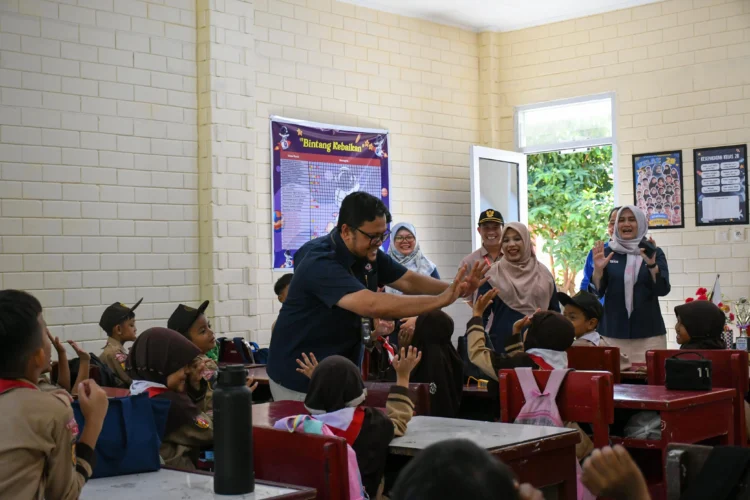 Perkuat Komitmen Pendidikan, PT Semen Padang Resmikan Tiga Ruang Kelas Baru dari Sepablock di SD Semen Padang School