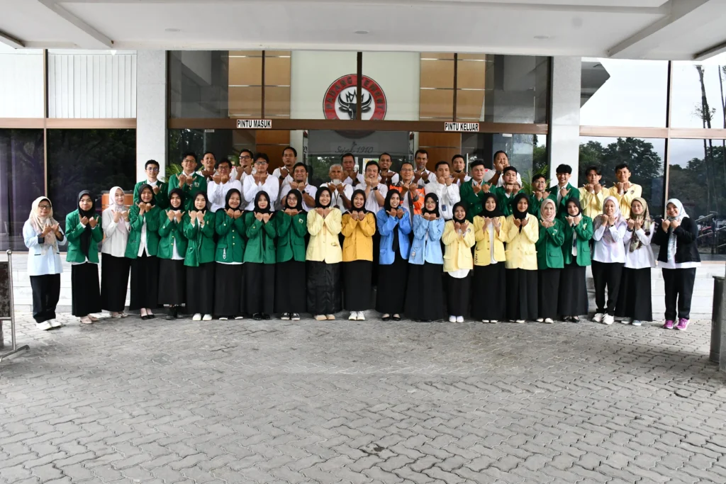30 Lulusan Perguruan Tinggi Ikuti Program Magang Hub Kemnaker di PT Semen Padang