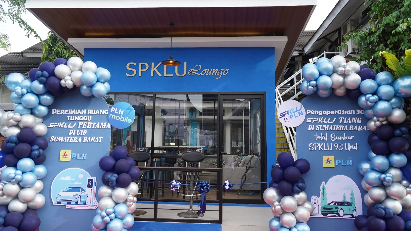 PLN UID Sumbar Resmikan Lounge SPKLU Pertama, Wujud Nyata Transformasi Menuju Energi Hijau