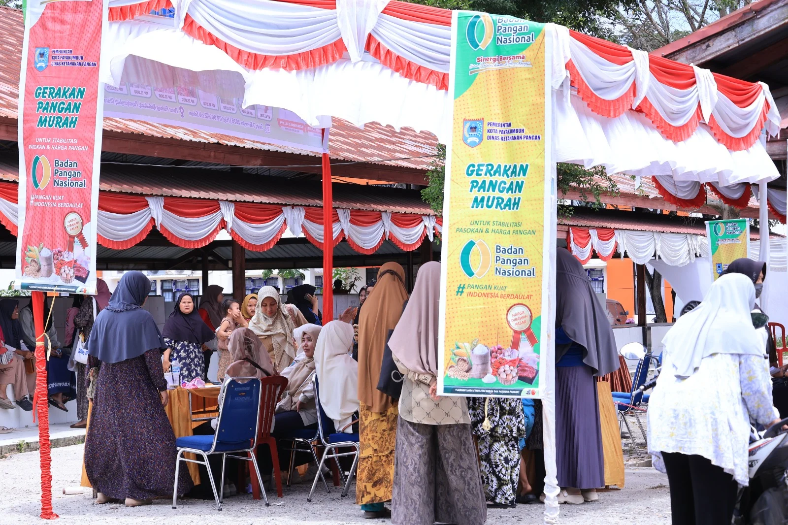 Pemko Payakumbuh Gelar Gerakan Pangan Murah di Pasar Padang Kaduduak