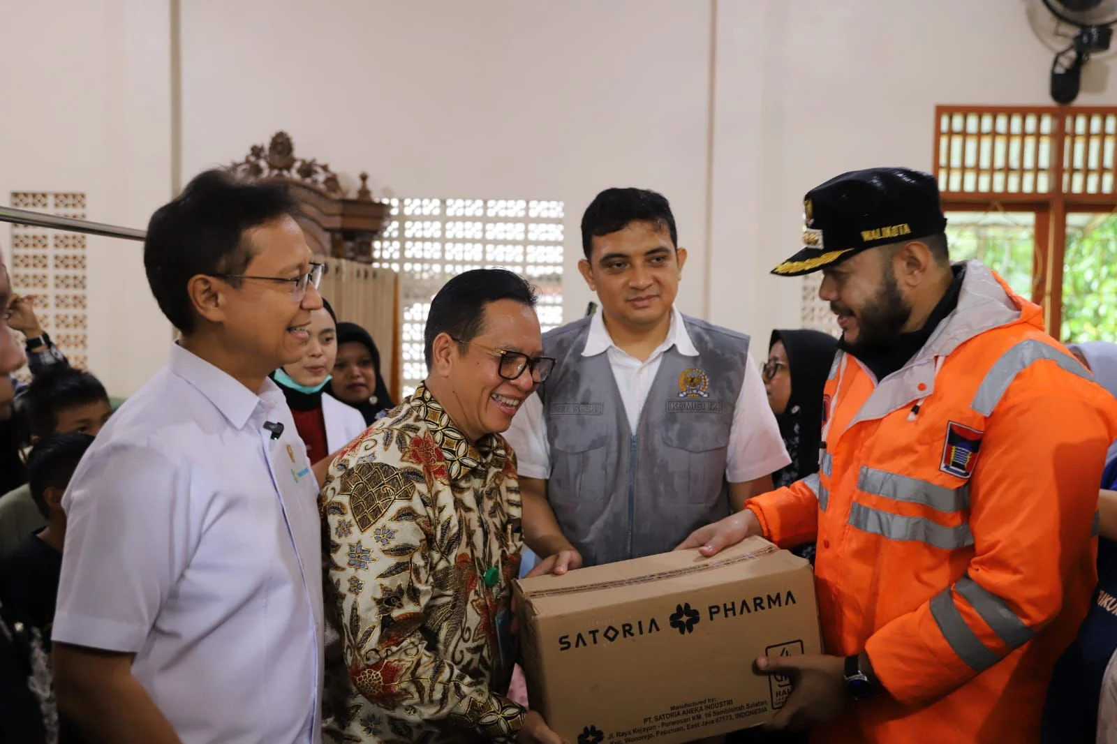 Wako Fadly Amran Dampingi Menkes Kunjungi Korban Banjir di Lubuk Minturun