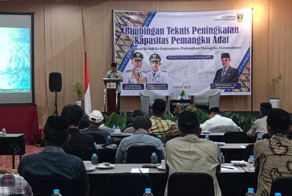 Hadapi Tantangan Globalisasi, Dinas Kebudayaan dan Anggota DPRD Sumbar Lakukan Penguatan Pemangku Adat Minangkabau
