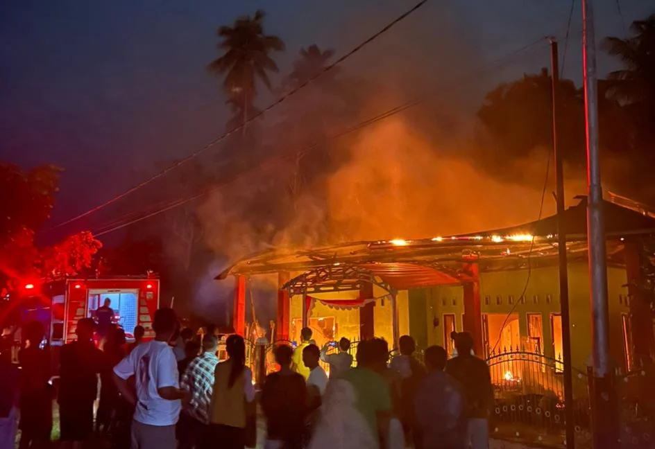 Satu Rumah di Anakan Batangkapas Pessel Ludes Terbakar