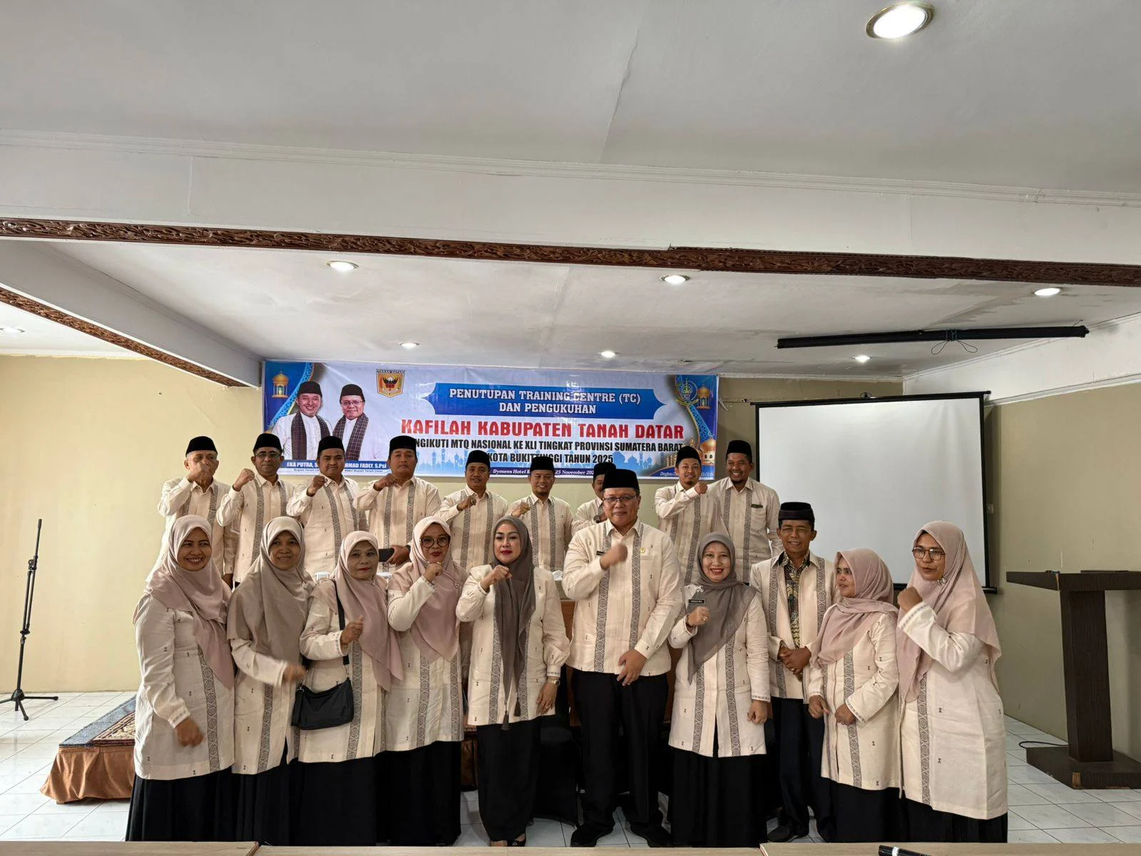 Wabup Ahmad Fadly Tutup TC dan Kukuhkan 145 Kafilah Tanah Datar