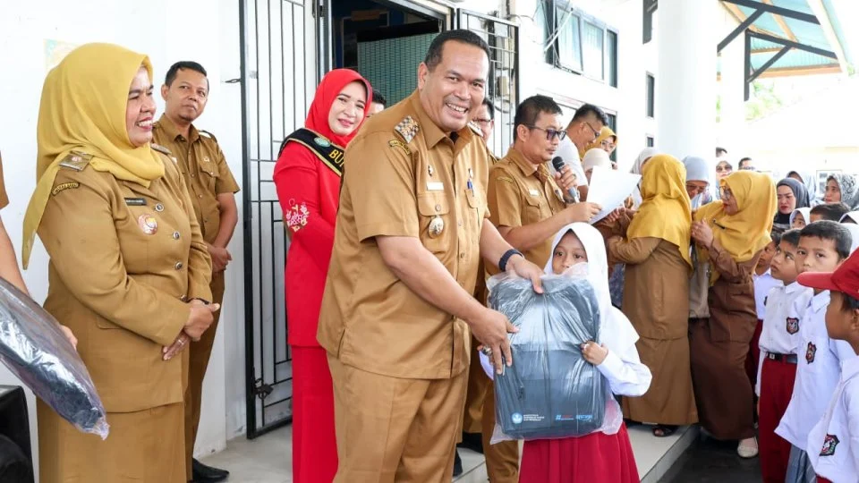 Yota Balad Serahkan Perlengkapan School Kids Bagi Peserta Didik