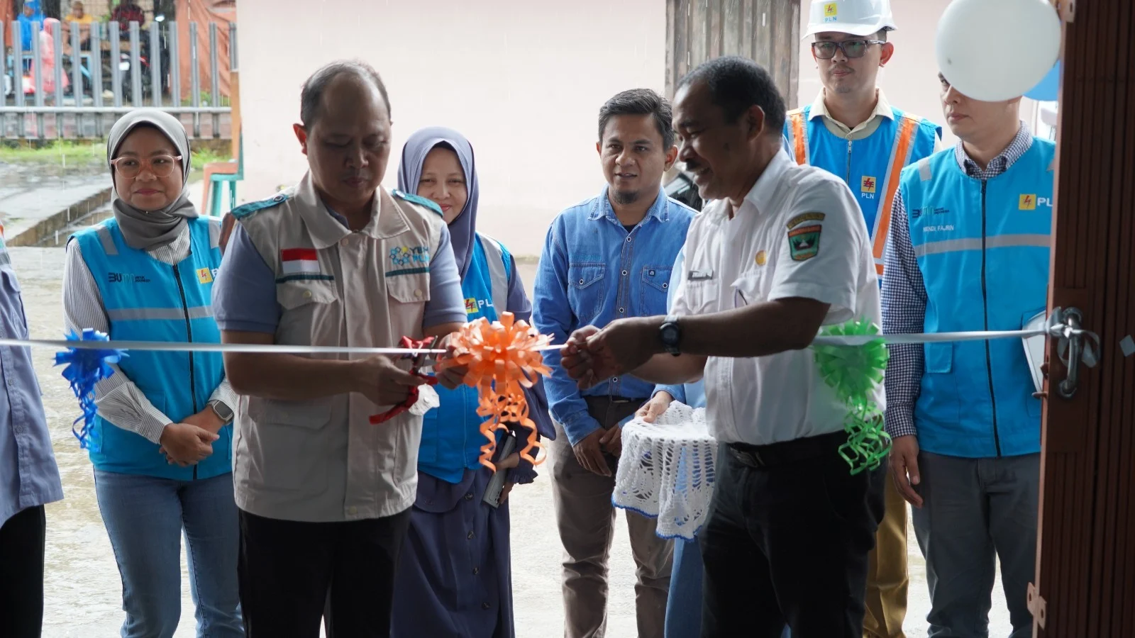 PLN & Rakyat Dorong Inovasi Hijau: TJSL PLN UID Sumbar Resmikan Workshop Konversi Motor Listrik Pertama di Sumbar