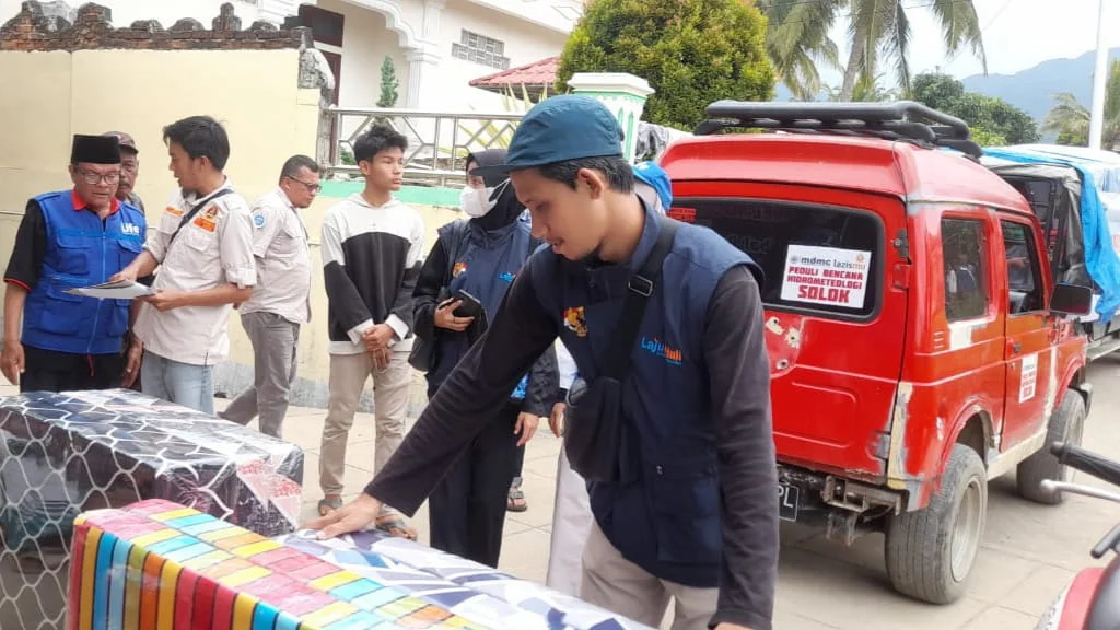 Gandeng Muhammadiyah, Laju Peduli Distribusikan Ratusan Paket Bantuan Al Khair Foundation di Solok